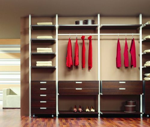 Custom Walk-In Closets